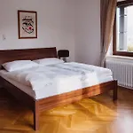Apartamento & In Der Gamlitzerstrasse Ehrenhausen