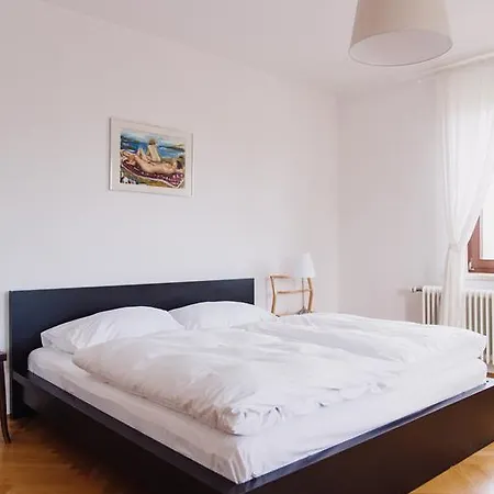Zimmer & Appartements In Der Gamlitzerstrasse Lägenhet Ehrenhausen